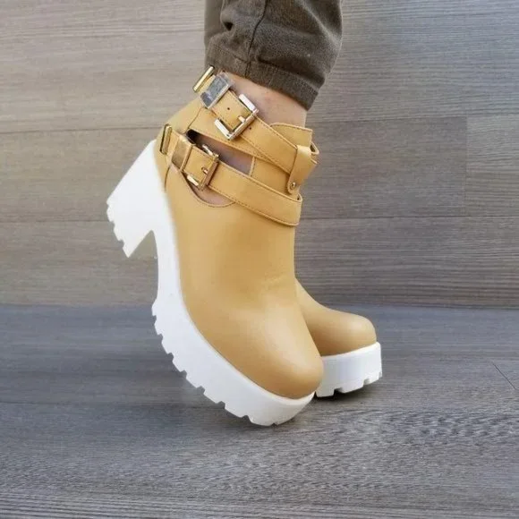 90's Grunge chunky heel buckle ankle boot - Picture 5 of 8